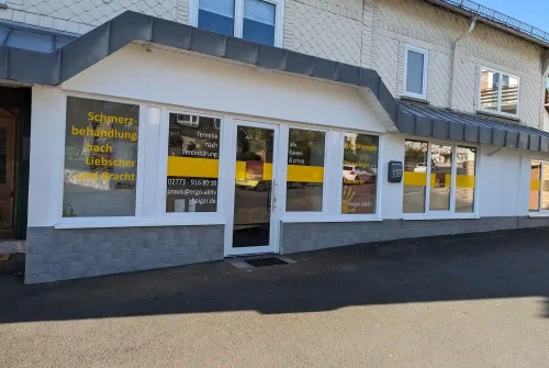 Aussenansicht Liebscher & Bracht Praxis Annett Böckner