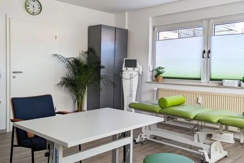 Behandlungsraum Liebscher & Bracht Praxis Annett Böckner